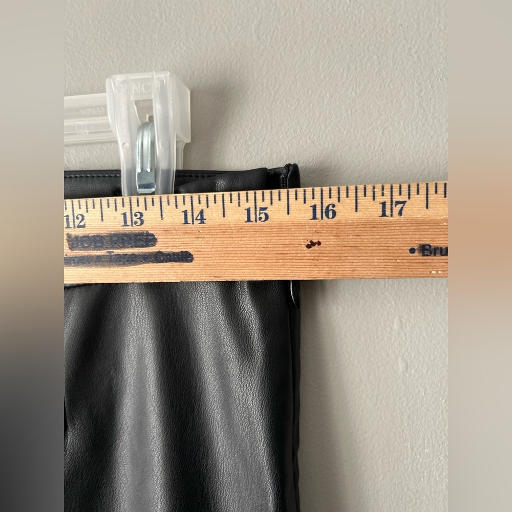 ✌️4 for $20✌️ Zara high waisted vegan leather cigarette pants - Picture 6 of 13